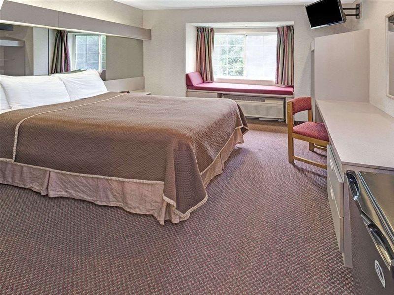 Red Lion Inn & Suites Елк Гроув Вилидж Екстериор снимка