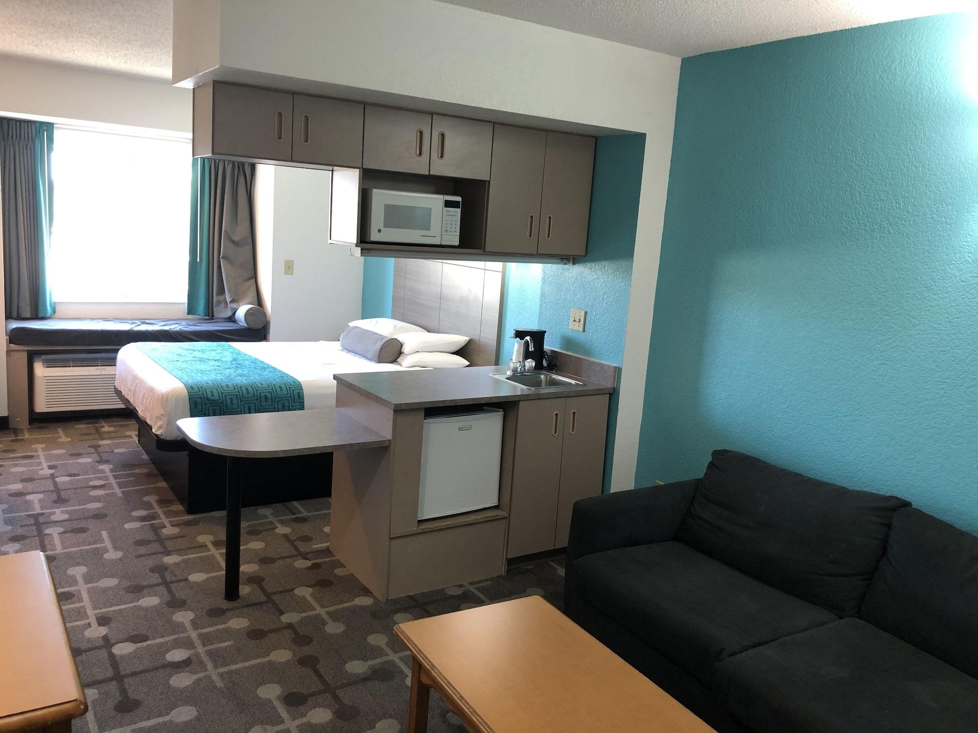 Red Lion Inn & Suites Елк Гроув Вилидж Екстериор снимка
