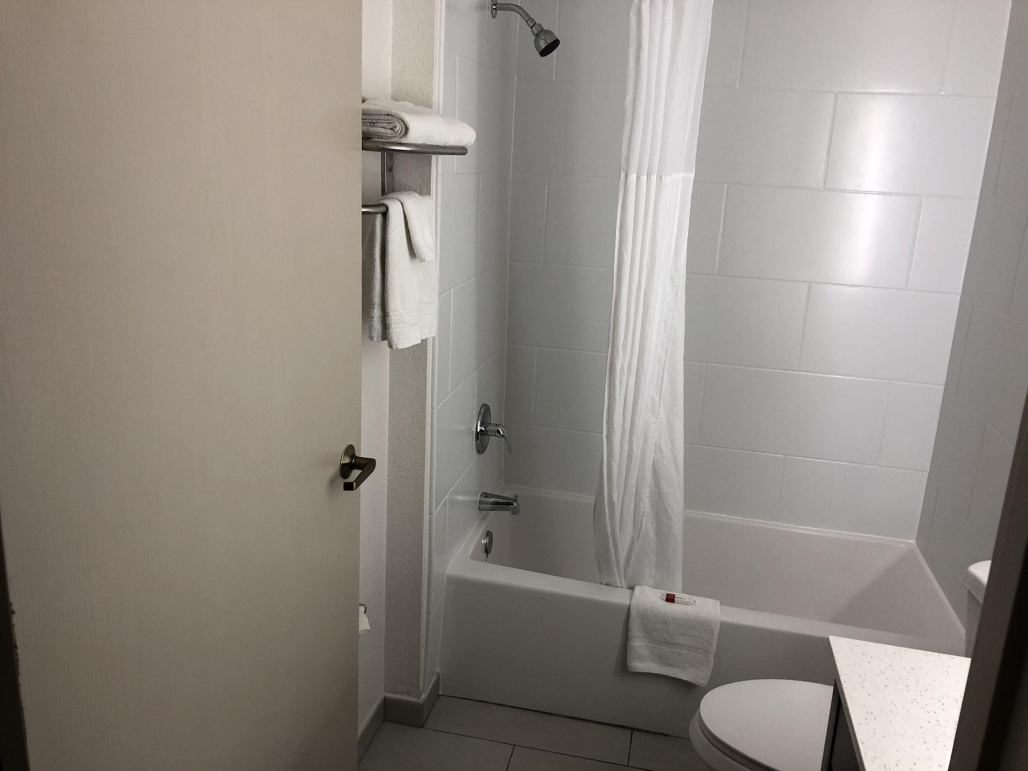 Red Lion Inn & Suites Елк Гроув Вилидж Екстериор снимка